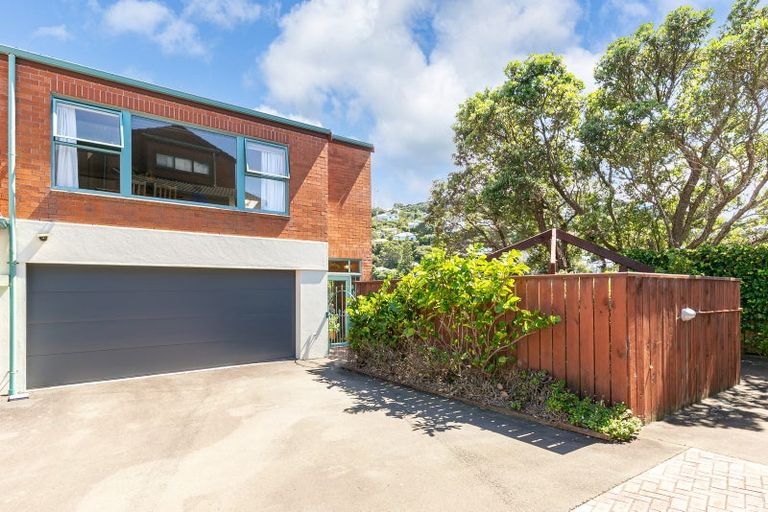 Photo of property in Mt Carmel Mews, 4/9 Arawa Road, Hataitai, Wellington, 6021