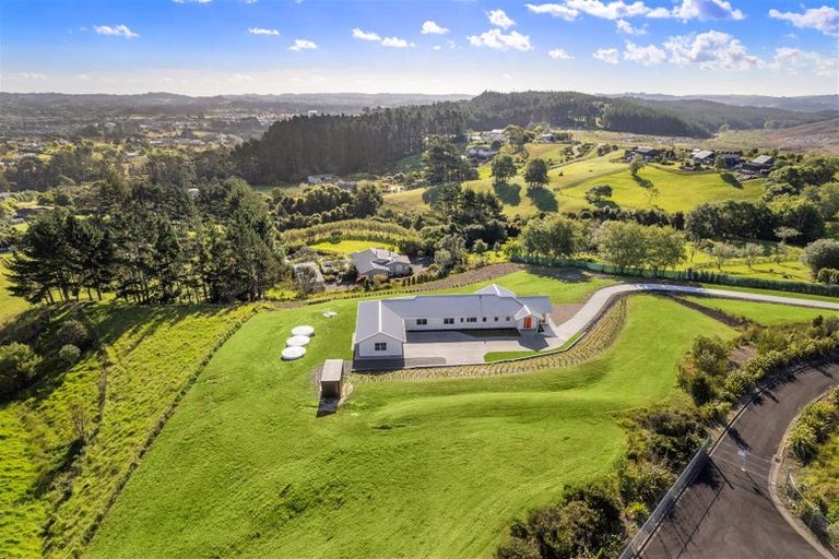 Photo of property in 409 Old North Road, Kumeu, 0892