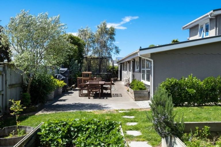 Photo of property in 72 Beach Road, Haumoana, 4102