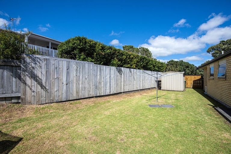 Photo of property in 6 Ishtar Place, One Tree Point, 0118