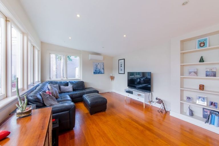 Photo of property in 24 Anne Street, Devonport, Auckland, 0624