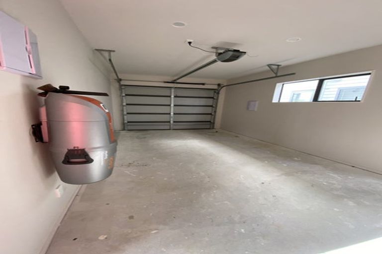 Photo of property in 30 Toanui Road, Hobsonville, Auckland, 0616