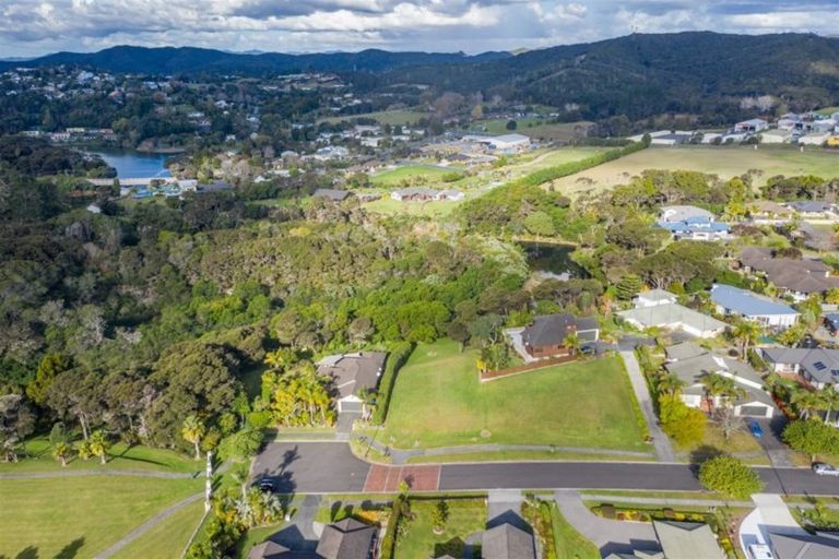 Photo of property in 19 Spinnaker Point, Haruru, 0204