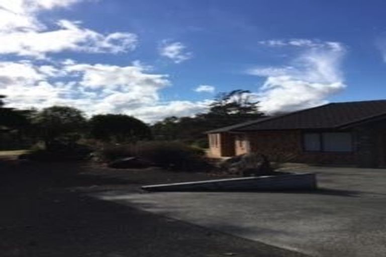Photo of property in 131 Foster Road, Kumeu, 0891