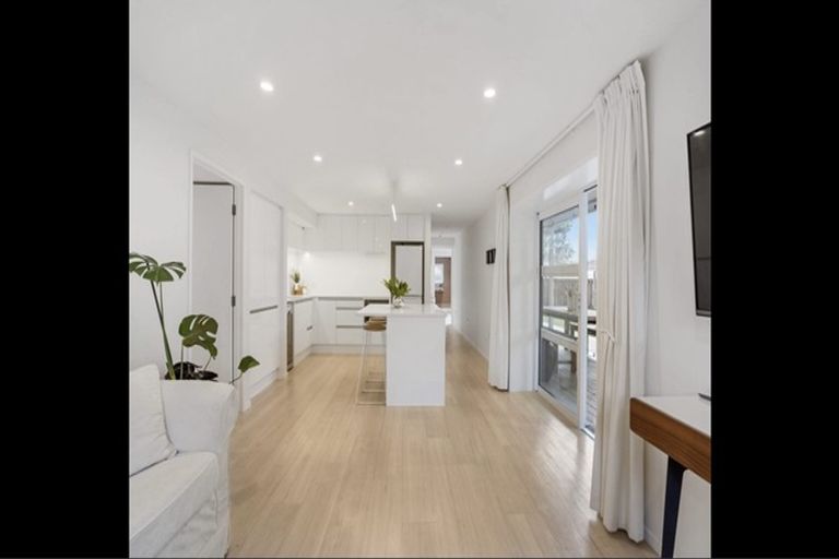 Photo of property in 10 Palmyra Way, Half Moon Bay, Auckland, 2012