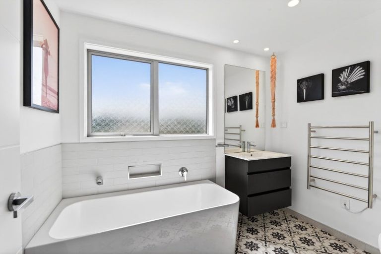 Photo of property in 7 Enfield Road, Hospital Hill, Napier, 4110