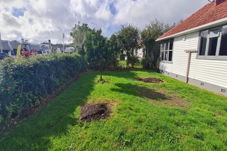 Photo of property in 43 Miranda Street, Avondale, Auckland, 0600