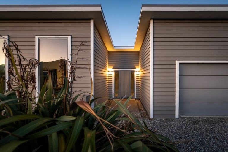 Photo of property in 120 Rob Roy Lane, Wanaka, 9305