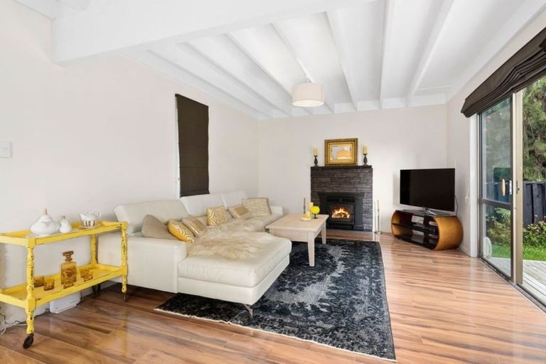 Photo of property in 2/48 Waiau Street, Torbay, Auckland, 0630