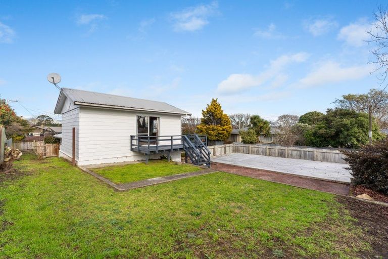 Photo of property in 2 Stoke Place, Awapuni, Palmerston North, 4412