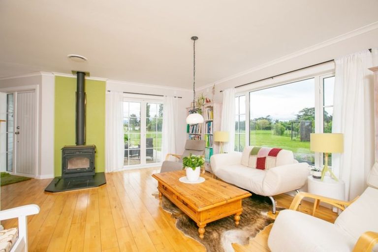 Photo of property in 31 Otawa Drive, West Taratahi, Masterton, 5887