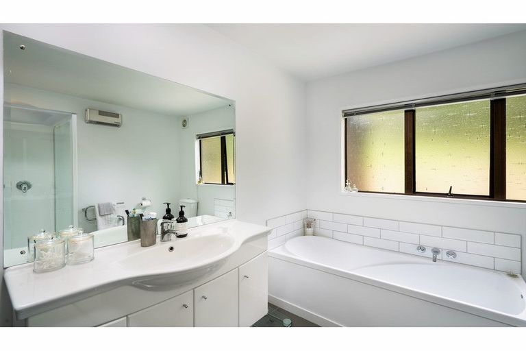 Photo of property in 7 Shalamar Drive, Cashmere, Christchurch, 8022