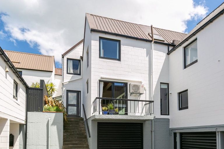 Photo of property in Pitarua Court, 2/11 Pitarua Street, Thorndon, Wellington, 6011