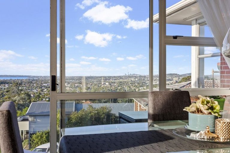 Photo of property in 6 Fairmount Road, Titirangi, Auckland, 0604