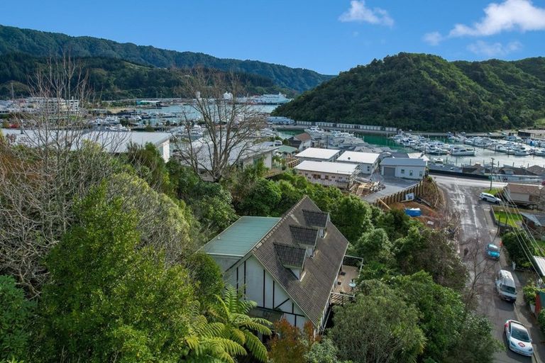 Photo of property in 5 Newgate Street, Picton, 7220