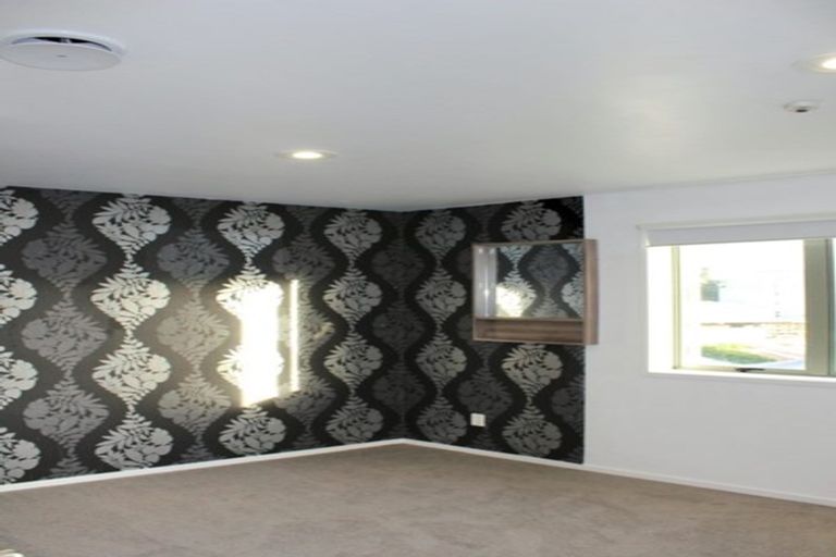 Photo of property in 8/10 Ruru Street, Eden Terrace, Auckland, 1021