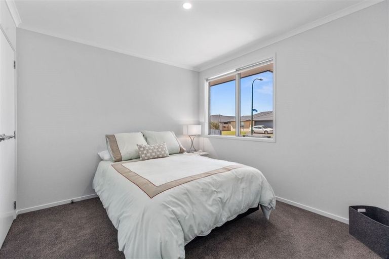 Photo of property in 10 Oka Street, Papamoa Beach, Papamoa, 3118