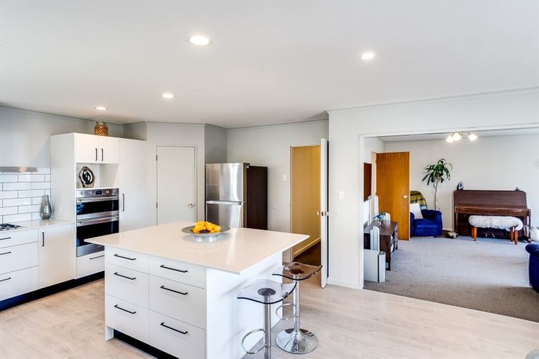 Photo of property in 17 Goldsmith Road, Hospital Hill, Napier, 4110