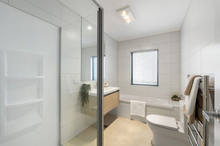 Photo of property in 8 Paraone Crescent, Takanini, 2112