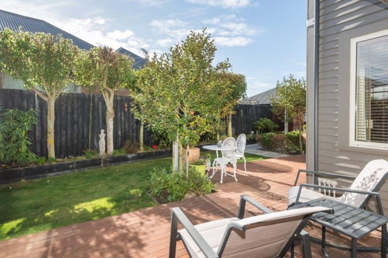 Photo of property in 48 Titirangi Crescent, Parklands, Christchurch, 8083