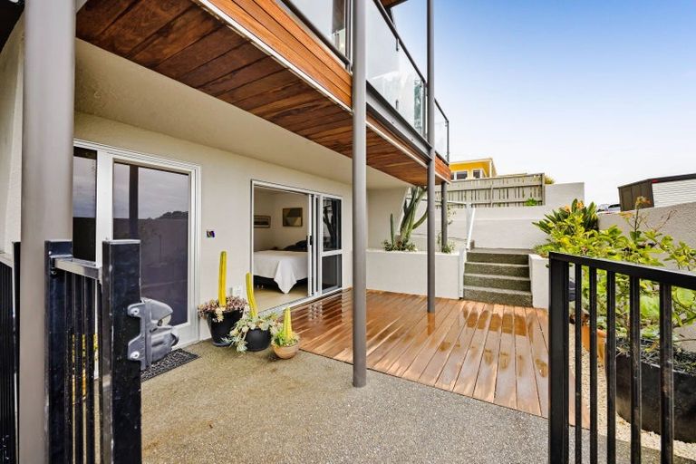 Photo of property in 36 Octavius Place, New Plymouth, 4312