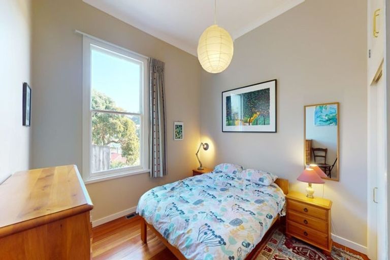 Photo of property in 23 Maarama Crescent, Aro Valley, Wellington, 6021