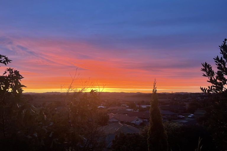 Photo of property in 15 Tironui Terrace, Western Heights, Hamilton, 3200