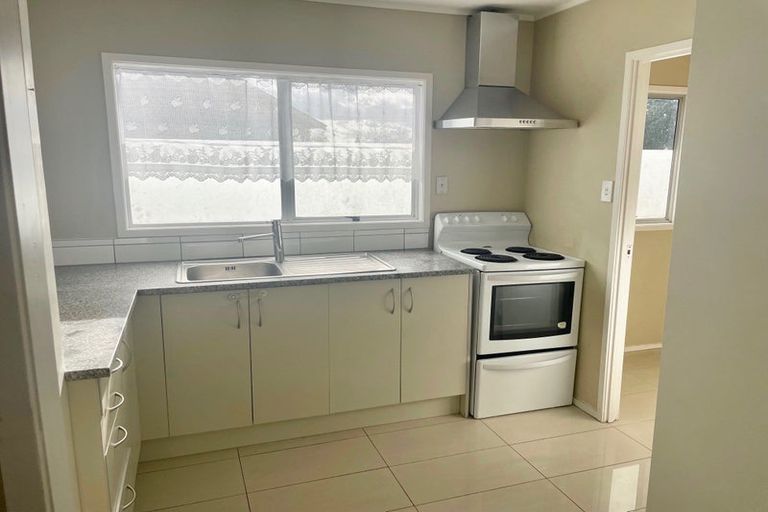 Photo of property in 70 Parrs Cross Road, Henderson, Auckland, 0612