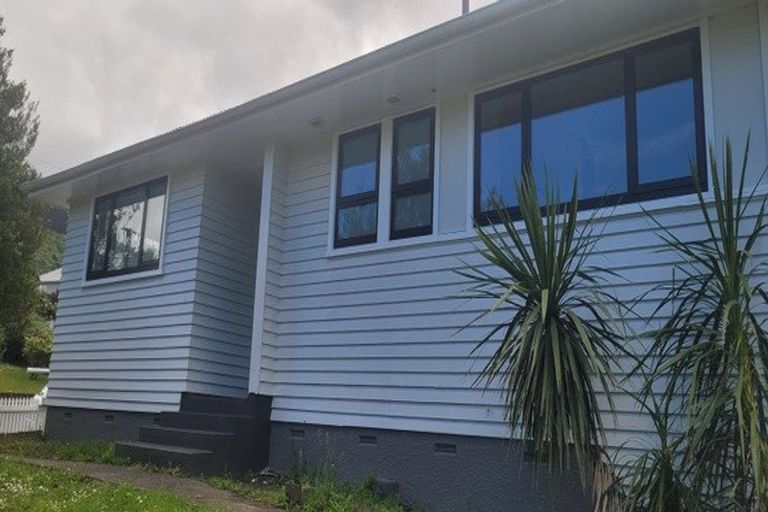 Photo of property in 54 Davidson Crescent, Tawa, Wellington, 5028