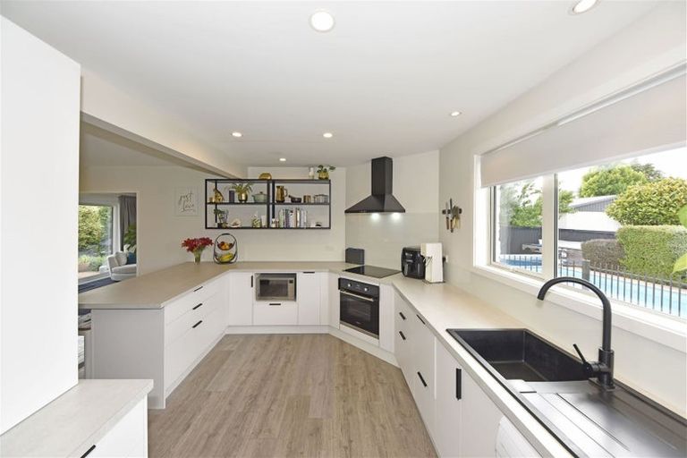 Photo of property in 7a Juniper Place, Burnside, Christchurch, 8053