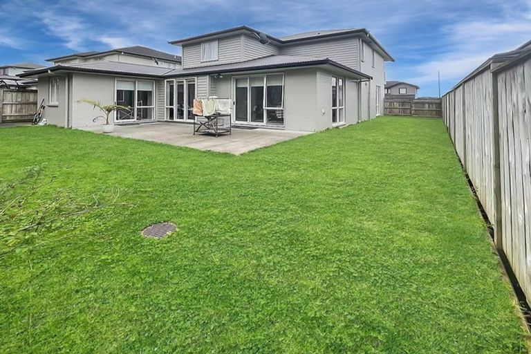 Photo of property in 80 Mackay Drive, Greenhithe, Auckland, 0632