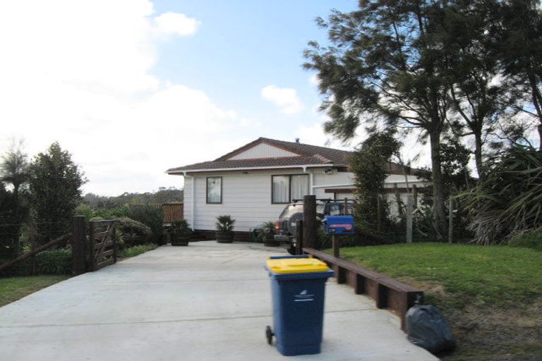 Photo of property in 19 Amreins Road, Waitakere, Henderson, 0782