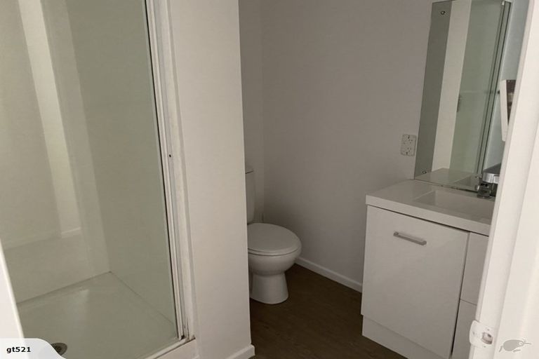 Photo of property in 23 Downing Street, Glenfield, Auckland, 0629