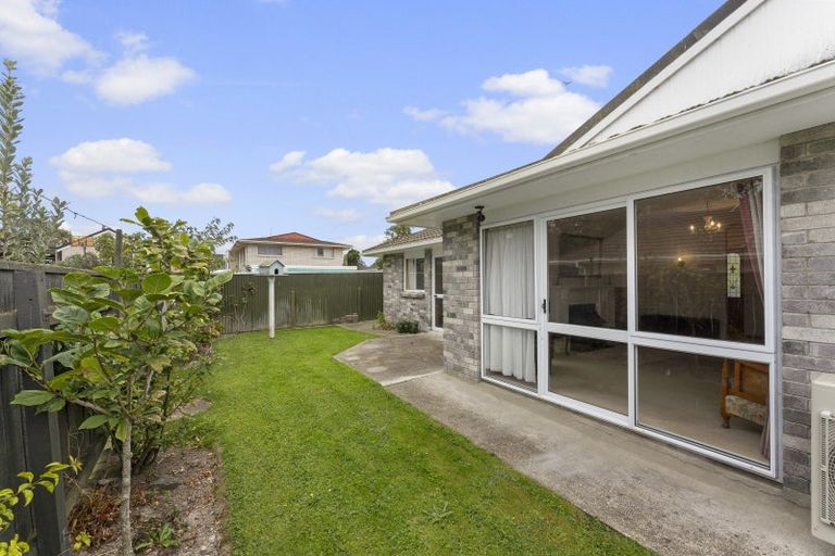 Photo of property in 48 Terry Crescent, Milson, Palmerston North, 4414