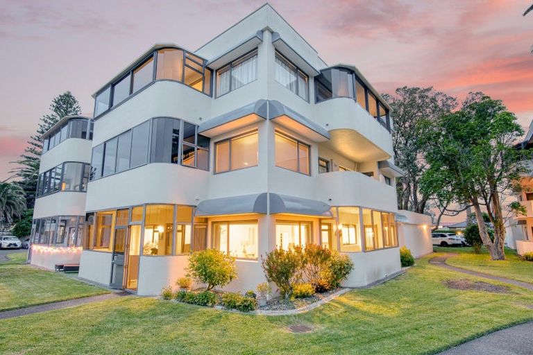 Photo of property in 15a Puriri Avenue, Orewa, 0931