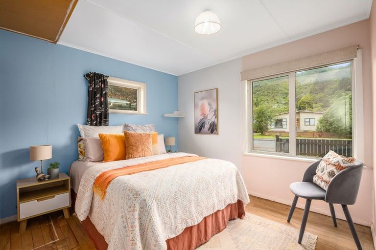 Photo of property in 76 Peel Place, Wainuiomata, Lower Hutt, 5014