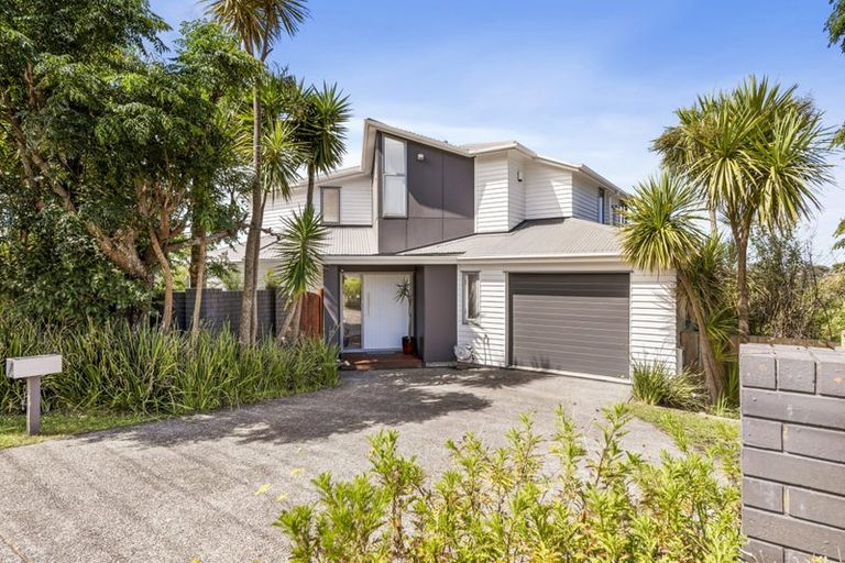 Photo of property in 11 Bank Street, Hillcrest, Auckland, 0627