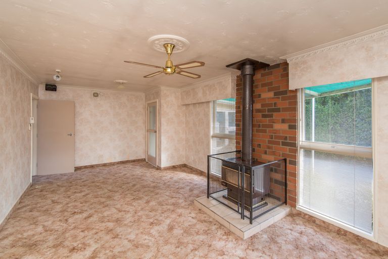 Photo of property in 24 Woodend Road, Woodend, 7610