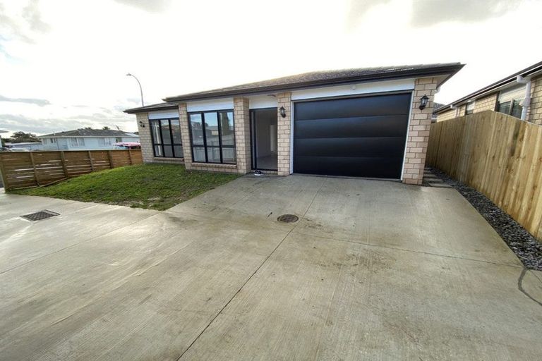 Photo of property in 11a Duggan Avenue, Mangere, Auckland, 2022
