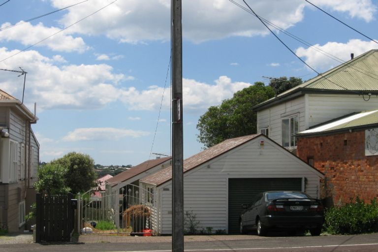 Photo of property in 74 Calliope Road, Stanley Point, Auckland, 0624