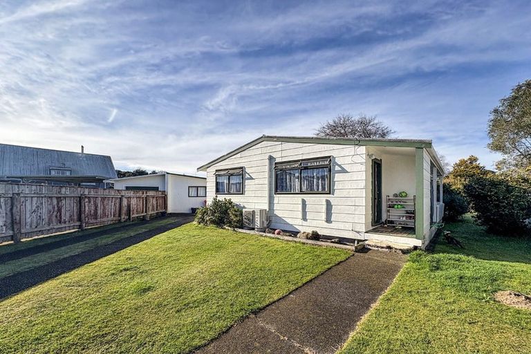 Photo of property in 4 Maple Place, Aramoho, Whanganui, 4500