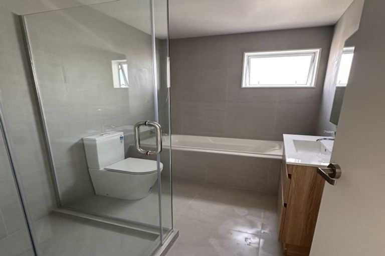 Photo of property in 20c Edwards Avenue, Henderson, Auckland, 0610