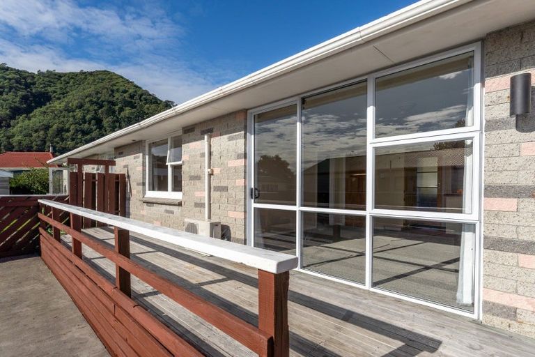 Photo of property in 46 York Street, Picton, 7220