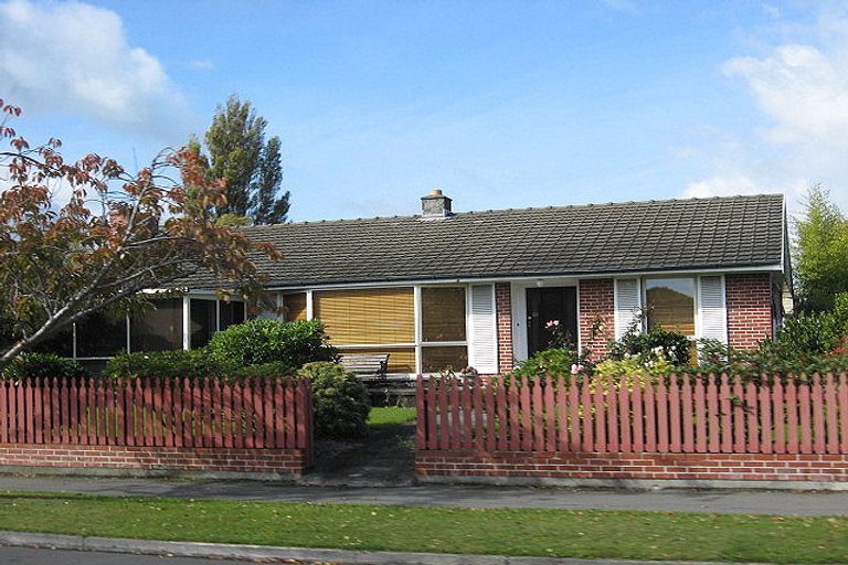 Photo of property in 50 Grahams Road, Ilam, Christchurch, 8041