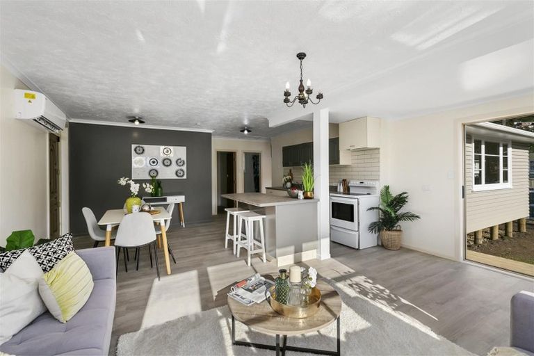 Photo of property in 14 Hanson Grove, Stokes Valley, Lower Hutt, 5019