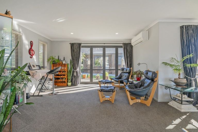 Photo of property in 10 Kelly Place, Whitianga, 3510