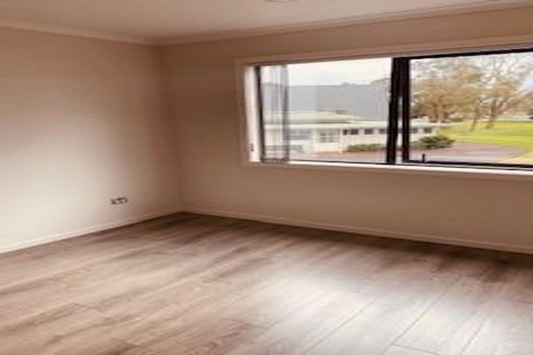 Photo of property in 47 Dale Crescent, Pakuranga, Auckland, 2010