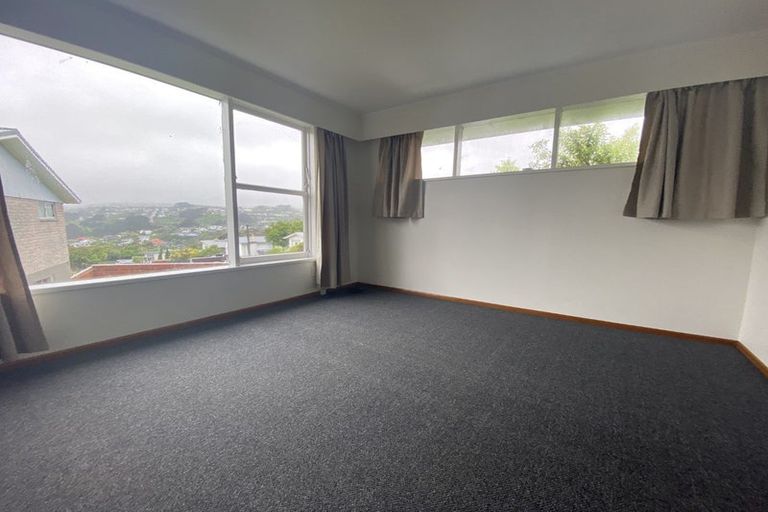 Photo of property in 44 Churton Drive, Churton Park, Wellington, 6037
