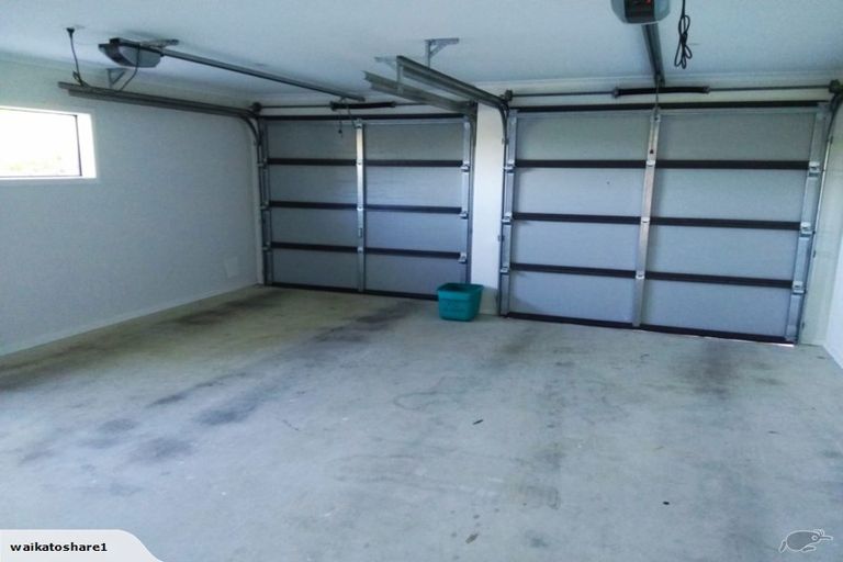 Photo of property in 102 Te Manatu Drive, Huntington, Hamilton, 3210