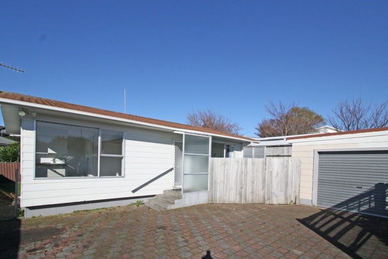 Photo of property in 2/47 South Road, Blagdon, New Plymouth, 4310